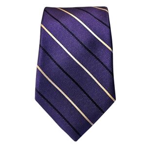 ROUNDTREE & YORKE TIE